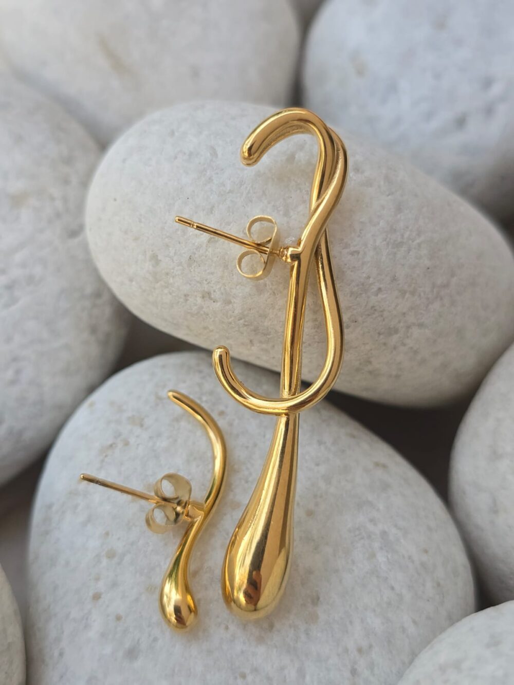 Elara Drop Earrings - Image 4